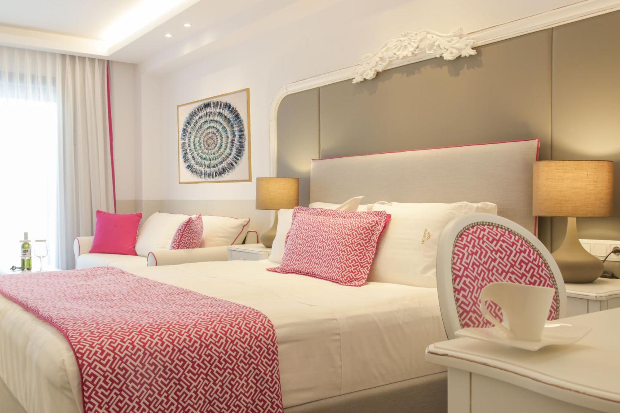 Avaton Luxury Beach Resort - Relais & Chateaux Uranópolis Habitación foto
